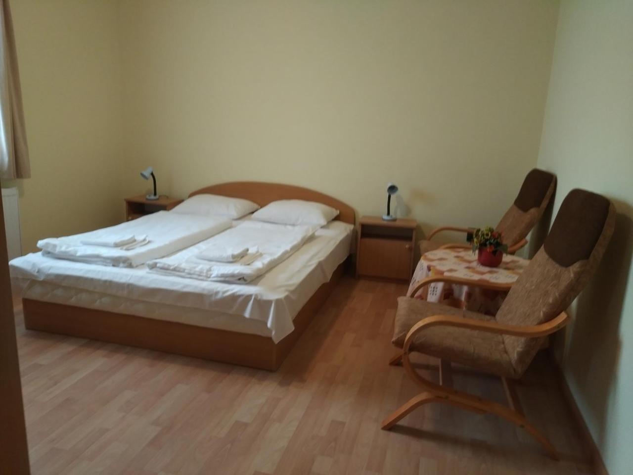 Villa Nova Heviz Luaran gambar