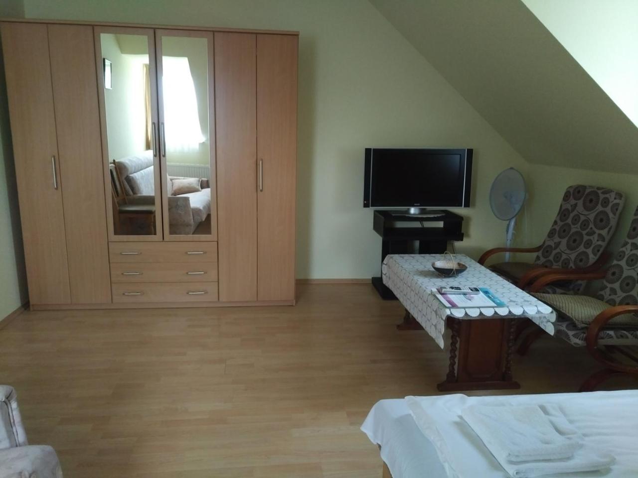 Villa Nova Heviz Luaran gambar