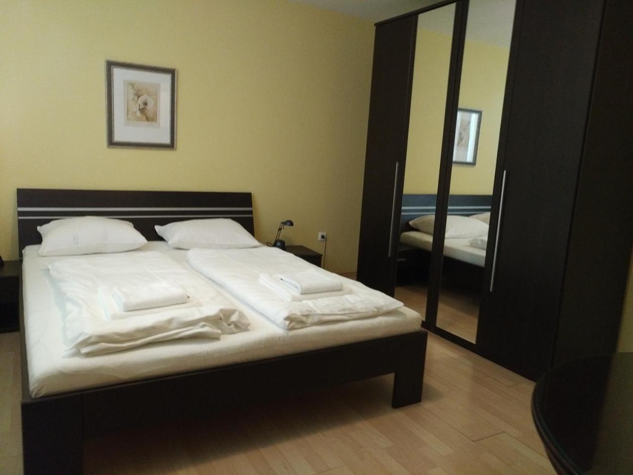 Villa Nova Heviz Luaran gambar
